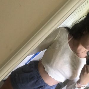 Simple & girly cream crop top<3